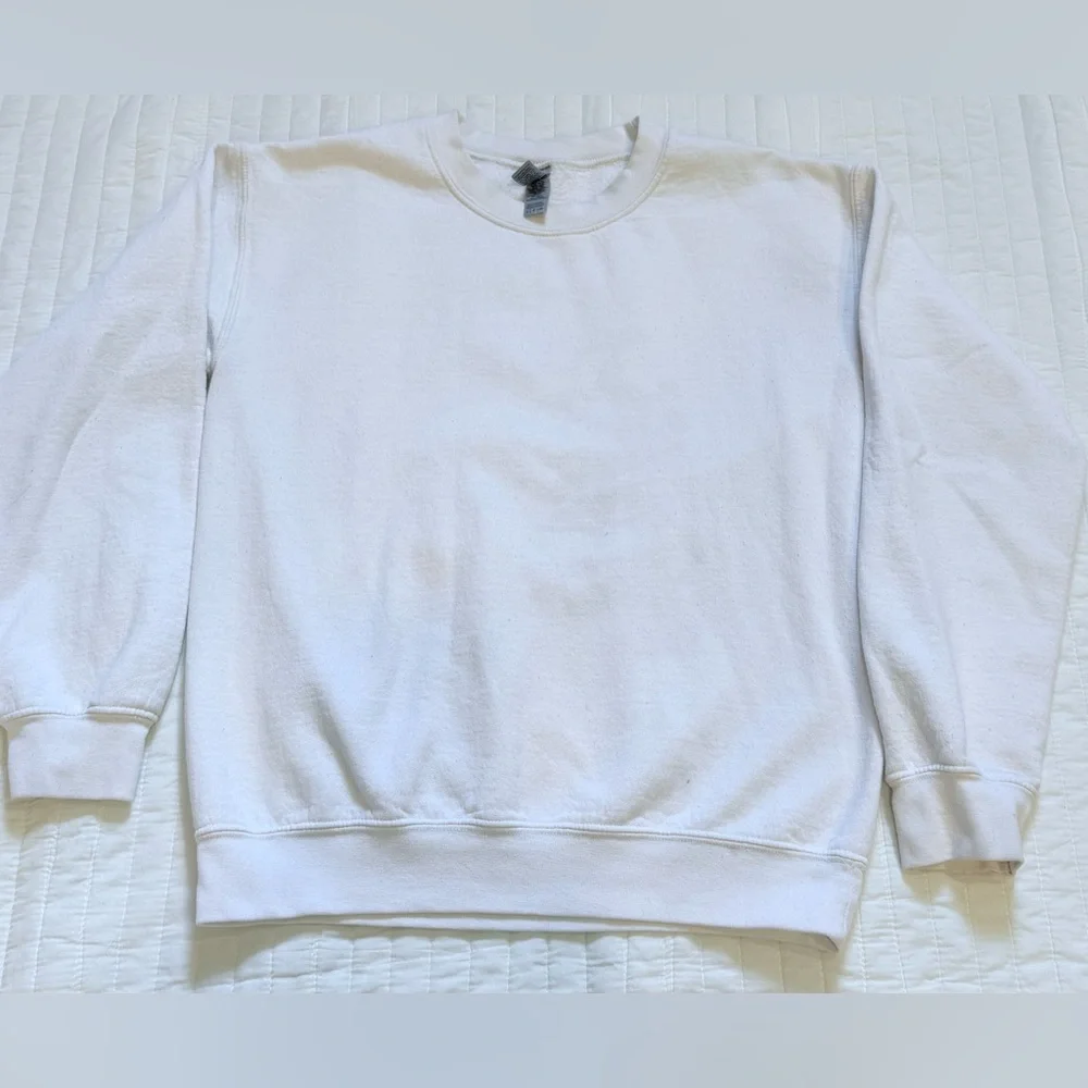 Gildan White Graphic Crew Neck Sweatshirt with Sunset Design Size S - Picture 2 of 7